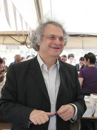 Ritratto di Amin Maalouf